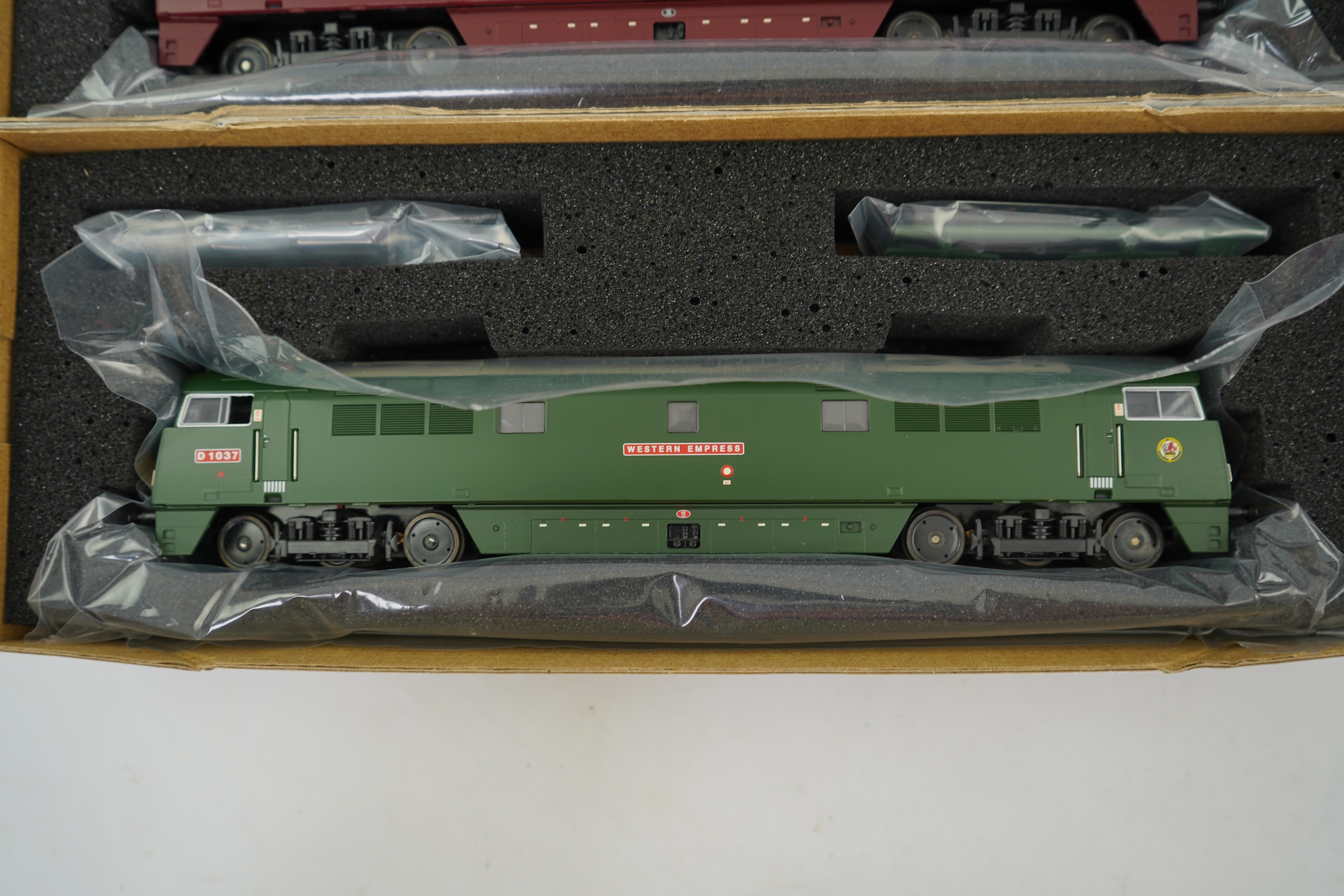 Two boxed Heljan 00 gauge railway BR Class 52 Co-Co diesel-hydraulic locomotives; Western Talisman D1007 (5200) and Western Empress D1037 (5201)